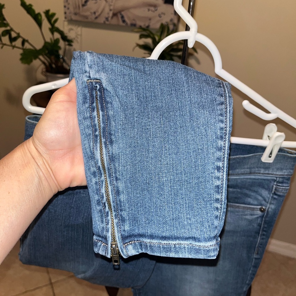 Ann Taylor LOFT Modern Skinny Ankle Jeans - 8 - Picture 5 of 8